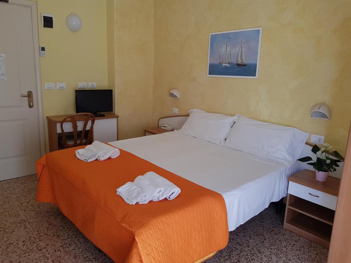 Hotel Naica Rimini Exterior photo
