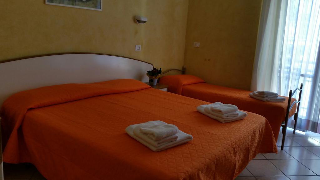 Hotel Naica Rimini Room photo
