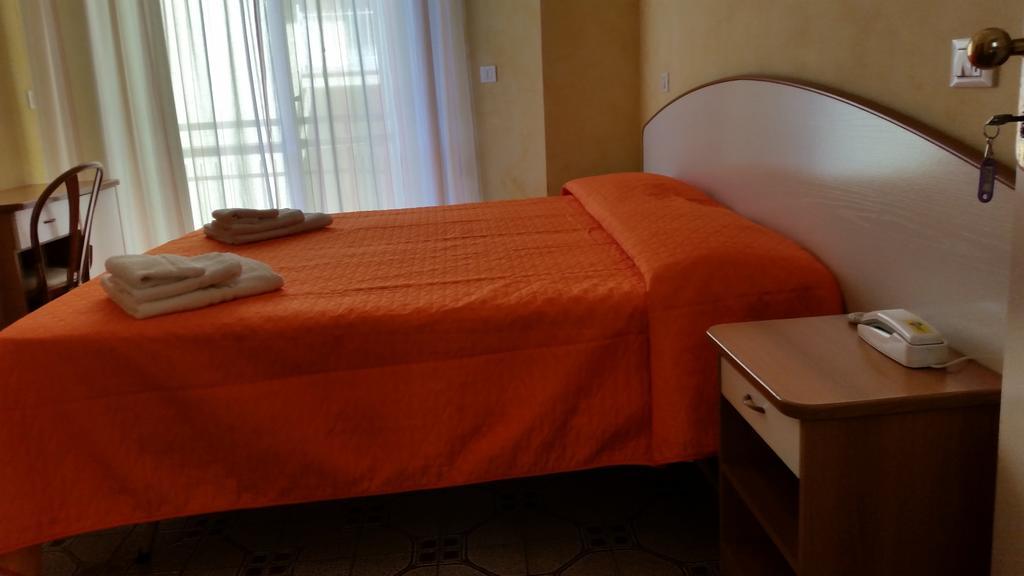 Hotel Naica Rimini Room photo